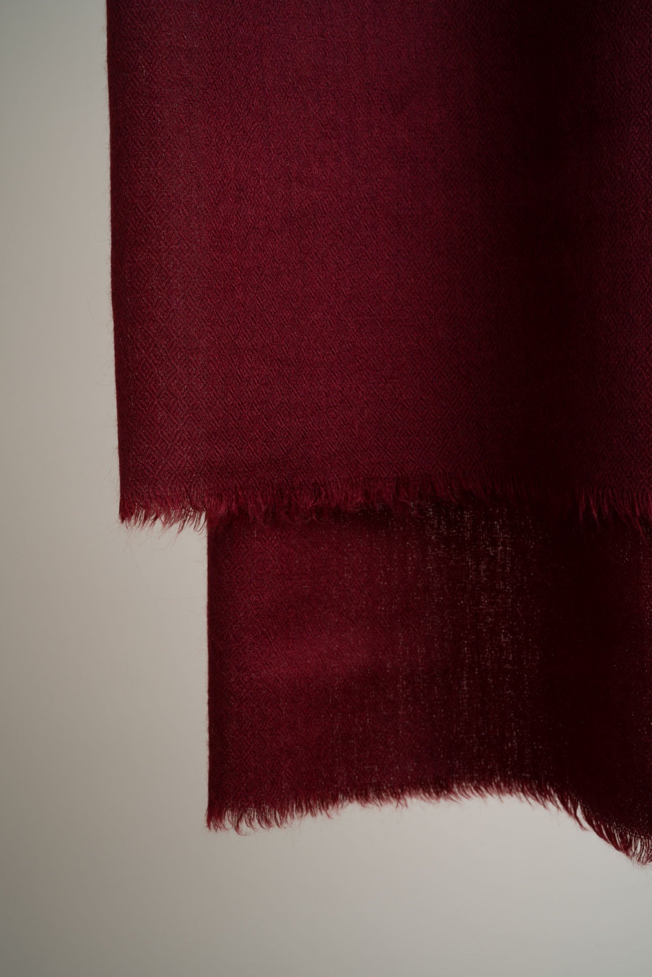 Bordeauxroter, handgewebter Schal aus 100% reiner Pashmina-Wolle mit traditionellem Chasme Bulbul (Augen des Nachtigalls) Muster