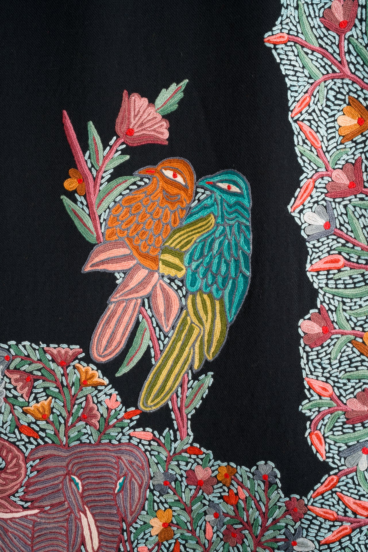 Semi-Pashmina-Schal im Janvar-Palla-Design mit kunstvoller Ari-Stickerei