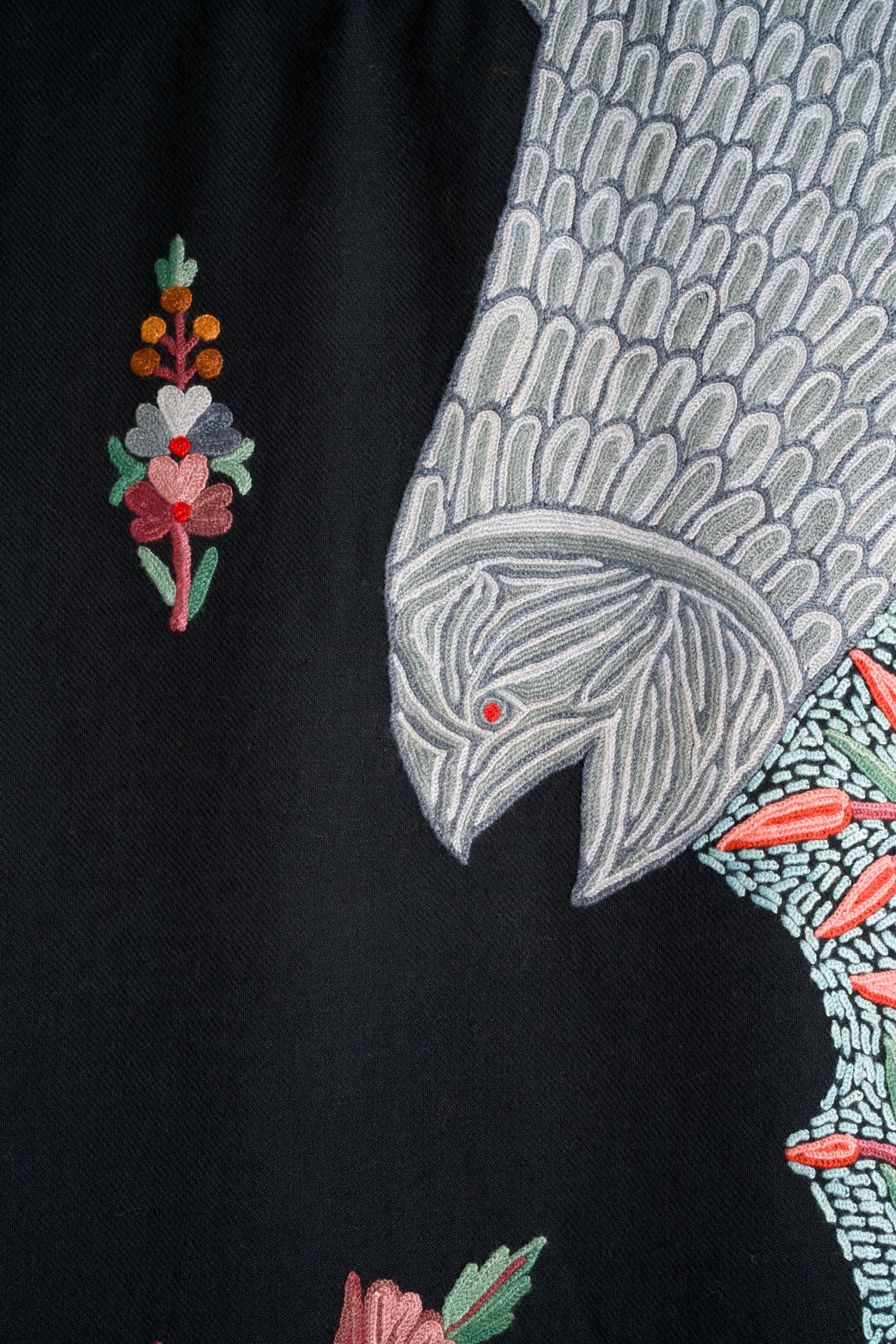 Semi-Pashmina-Schal im Janvar-Palla-Design mit kunstvoller Ari-Stickerei