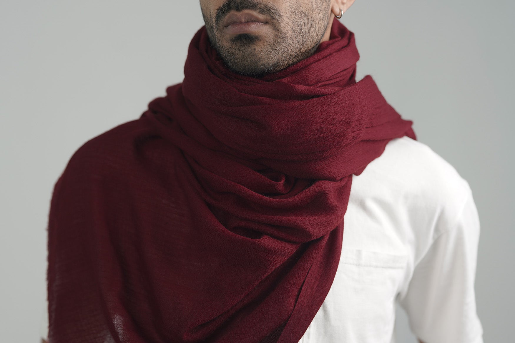 Bordeauxroter, handgewebter Schal aus 100% reiner Pashmina-Wolle mit traditionellem Chasme Bulbul (Augen des Nachtigalls) Muster