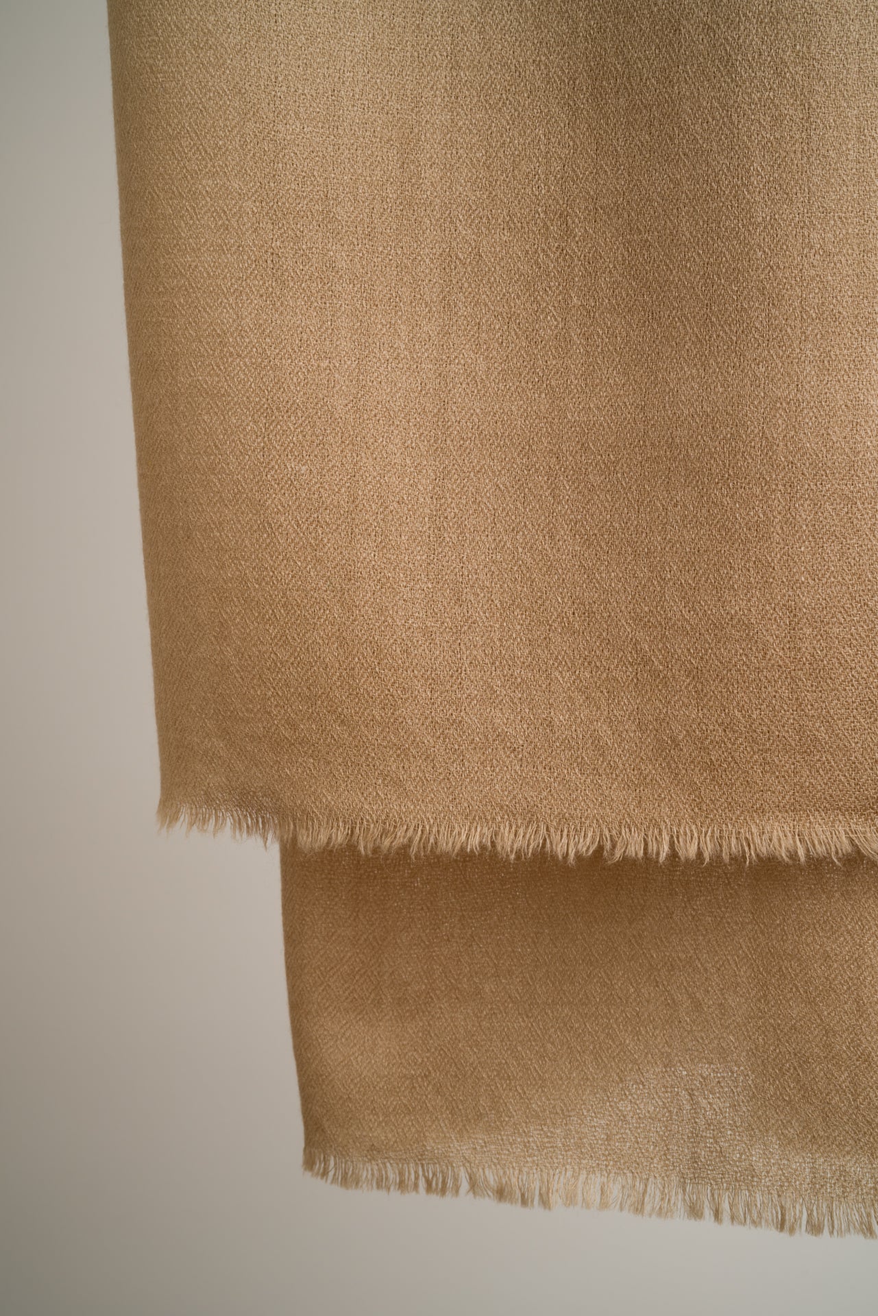 Handgewebter Schal aus 100% reiner Pashmina-Wolle in Beige mit traditionellem Chasme Bulbul (Augen des Nachtigalls) Muster